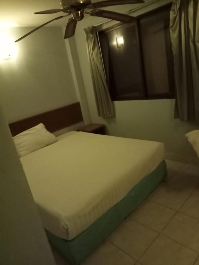 Kingfisher House And Bar Pattaya Zewnętrze zdjęcie