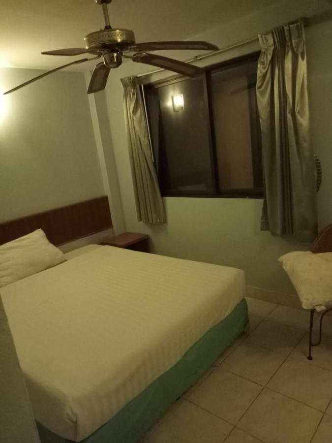 Kingfisher House And Bar Pattaya Zewnętrze zdjęcie